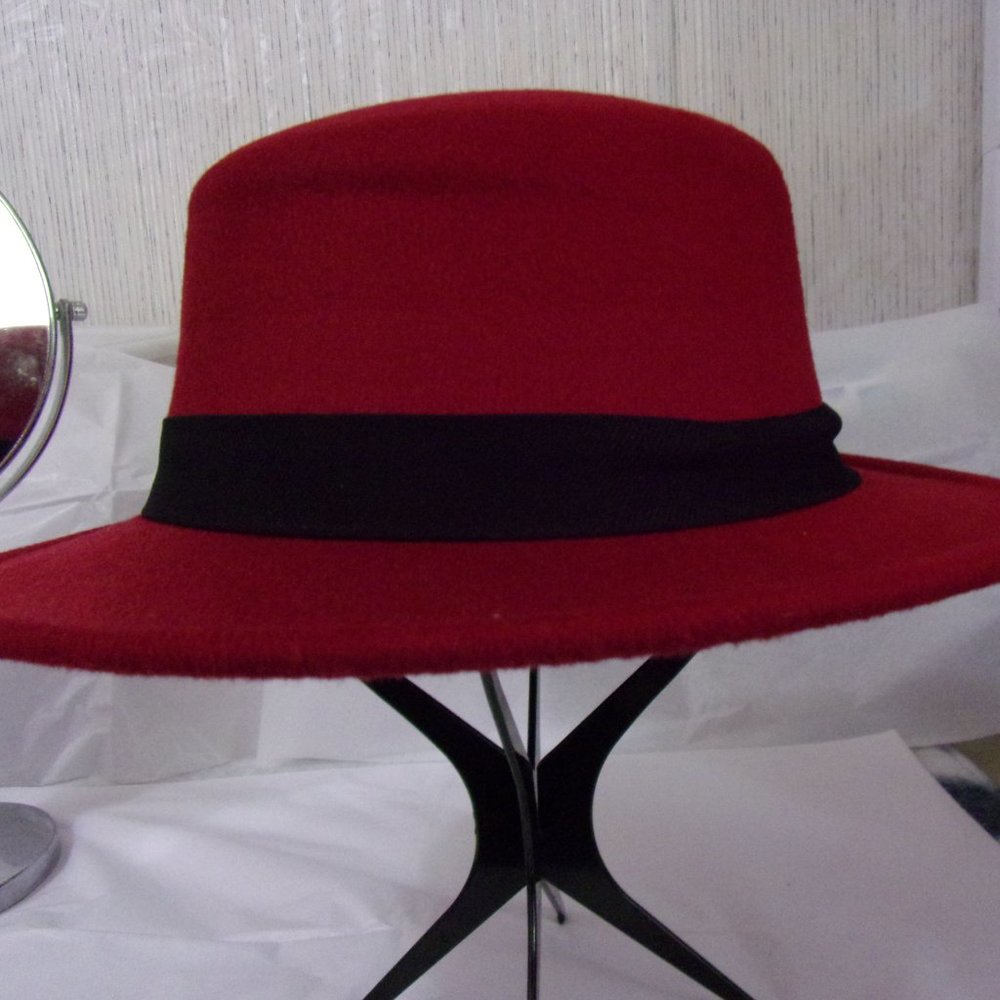 Womans Red Bohemian Wool Felt Hat